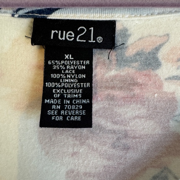 Rue21 Cream Floral Lace Blouse - Picture 3 of 4